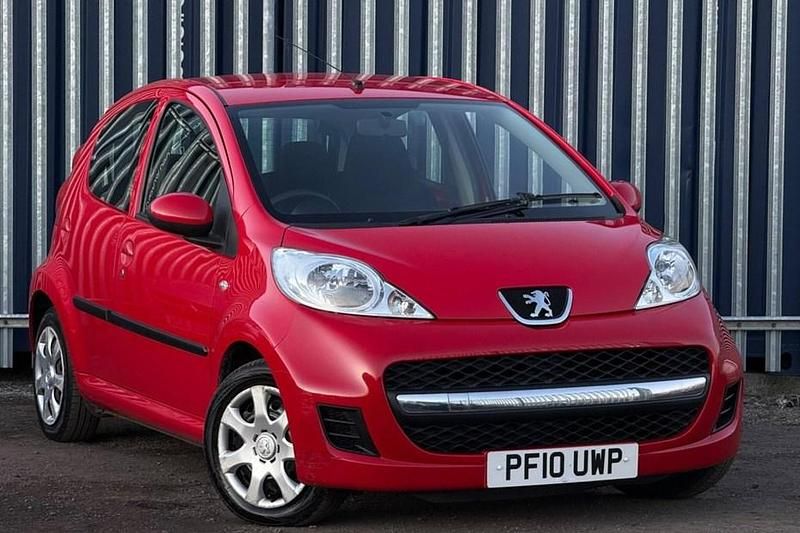 Used Peugeot 107 68 HP (50 kW) 2010 Red Hatchback