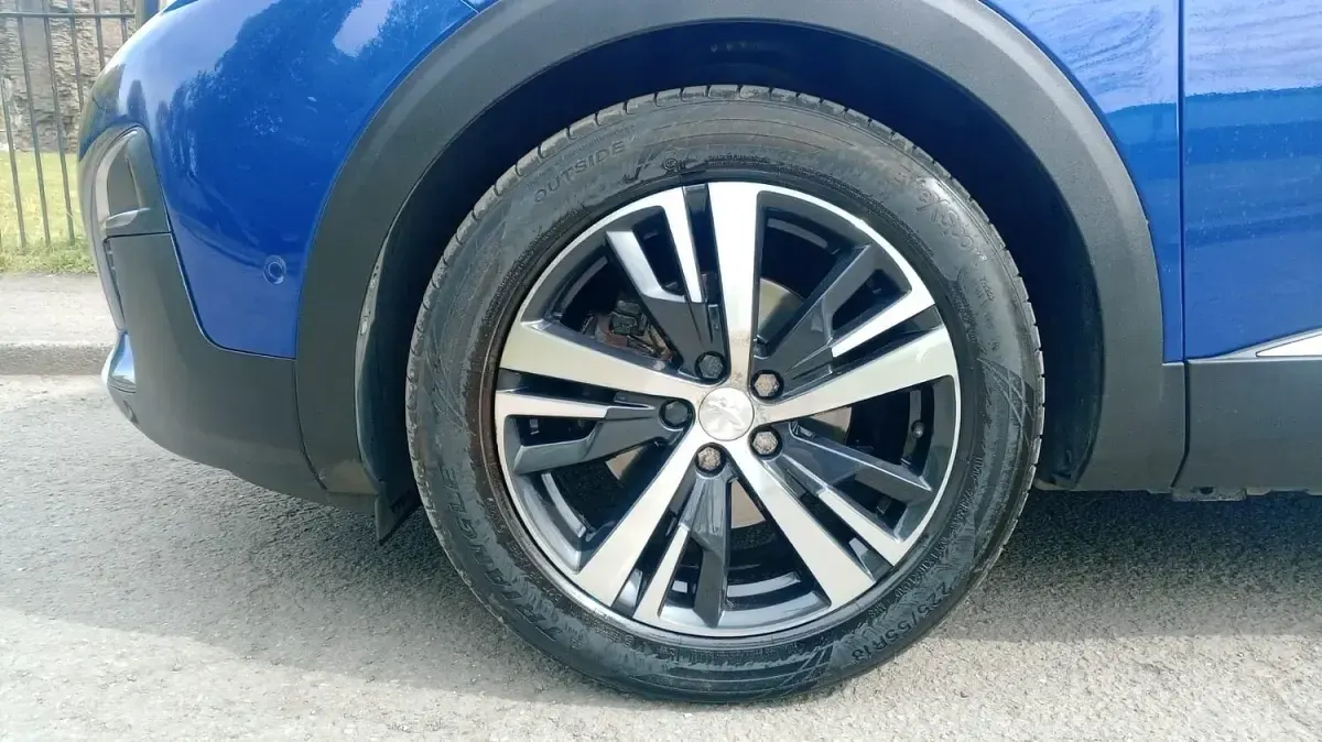 Used Peugeot 3008 Allure 130 HP (95 kW) 2019 Blue SUV