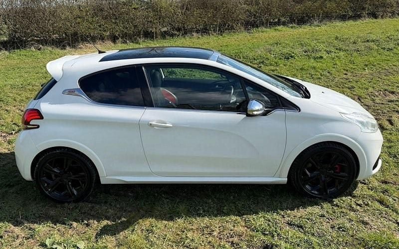 Used Peugeot 208 Prestige 208 HP (152 kW) 2018 Hatchback