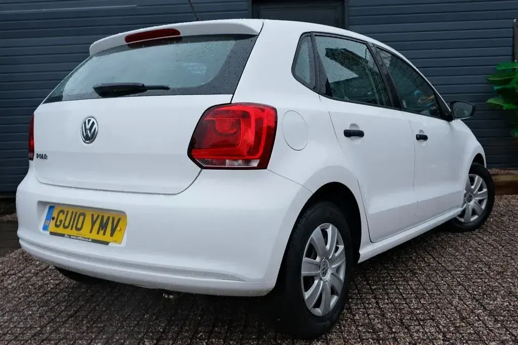Used VW Polo S 60 HP (44 kW) 2010 White Hatchback