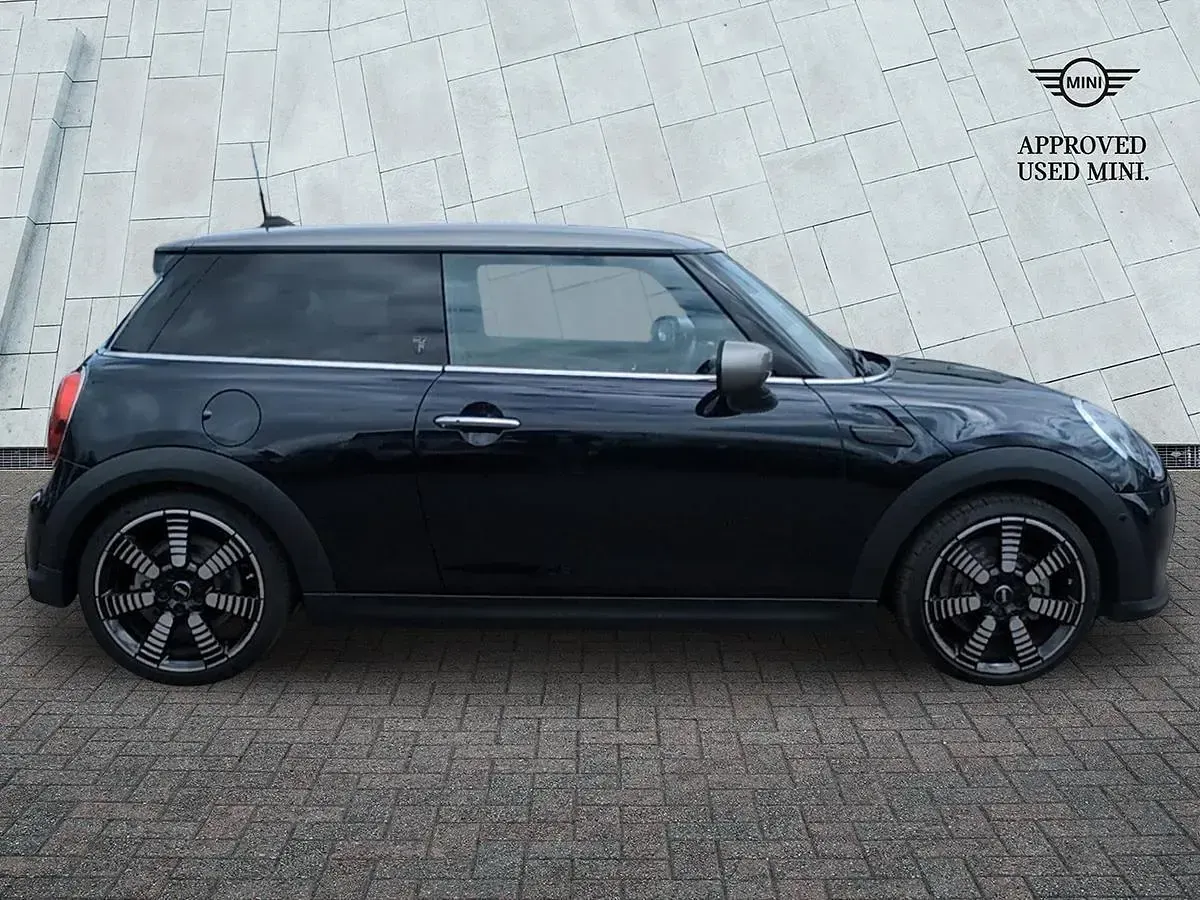 Used Mini Cooper Exclusive 2023 Blue/black Hatchback