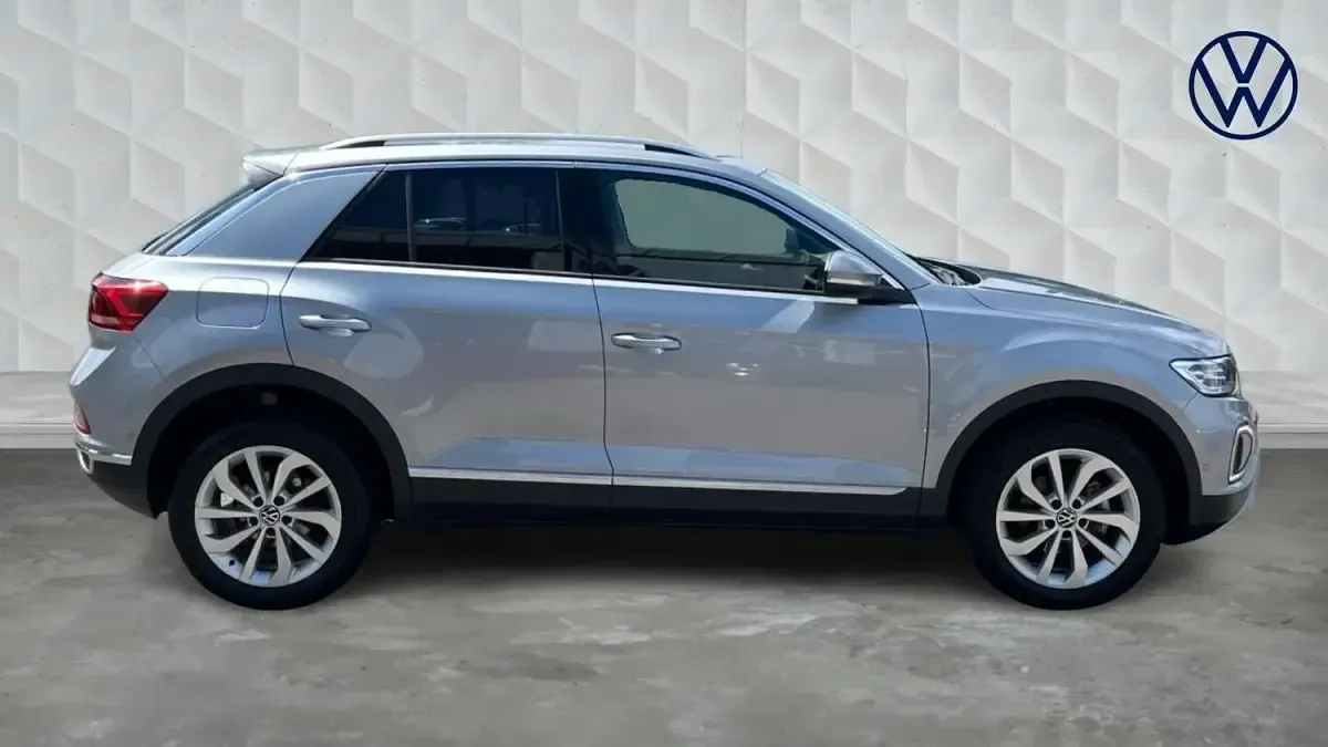 Used VW T-Roc Style 150 HP (110 kW) 2025 Pyrite silver SUV