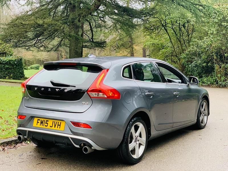 Used Volvo V40 R-Design 190 HP (139 kW) 2015 Grey Hatchback