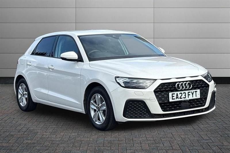 Used Audi A1 Advanced 110 HP (80 kW) 2023 White SUV