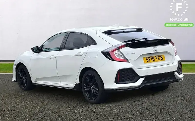 Used Honda Civic Dynamic 126 HP (92 kW) 2019 White Hatchback