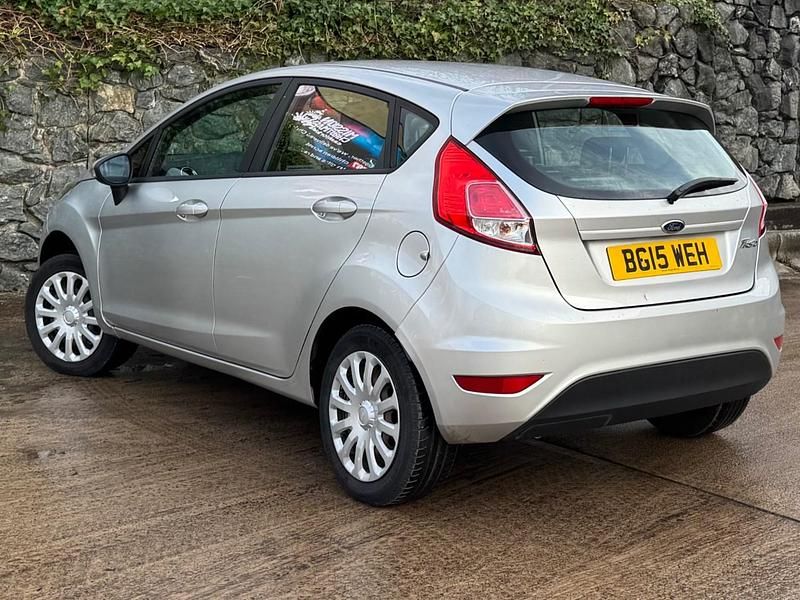 Used Ford Fiesta Style 75 HP (55 kW) 2015 Silver Hatchback