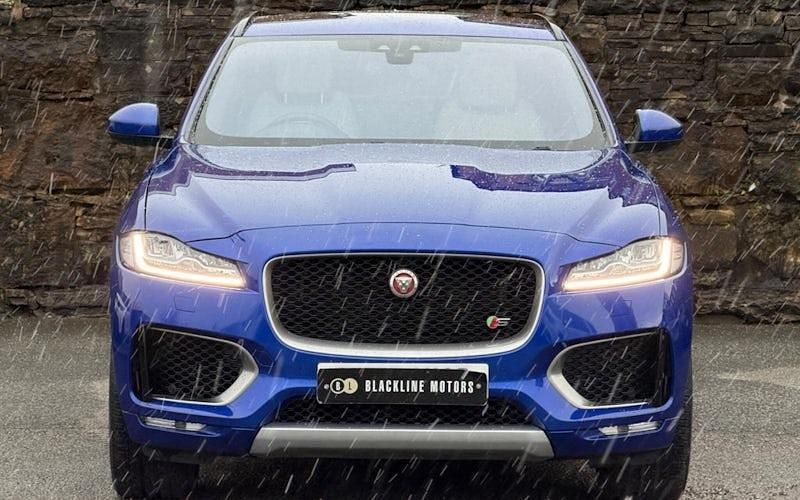 Used Jaguar F-Pace First Edition 300 HP (220 kW) 2016 Blue SUV