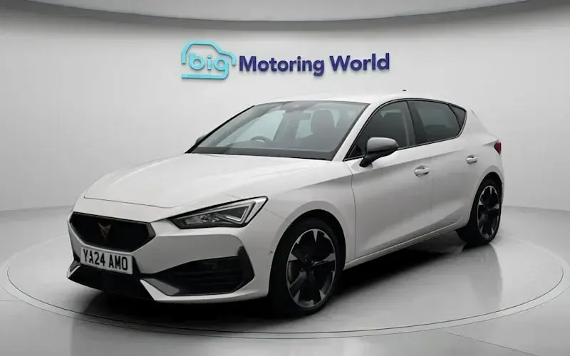 Used Cupra Leon 150 HP (110 kW) 2023 White Hatchback