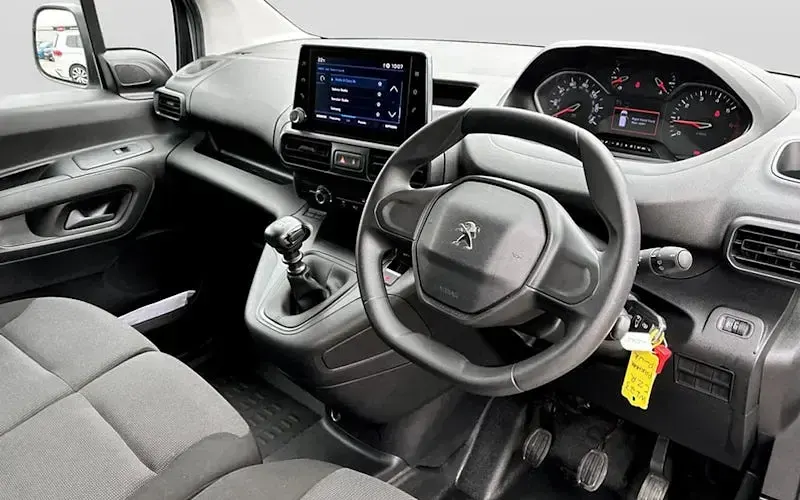 Used Peugeot Partner Premium 102 HP (75 kW) 2023 White MPV