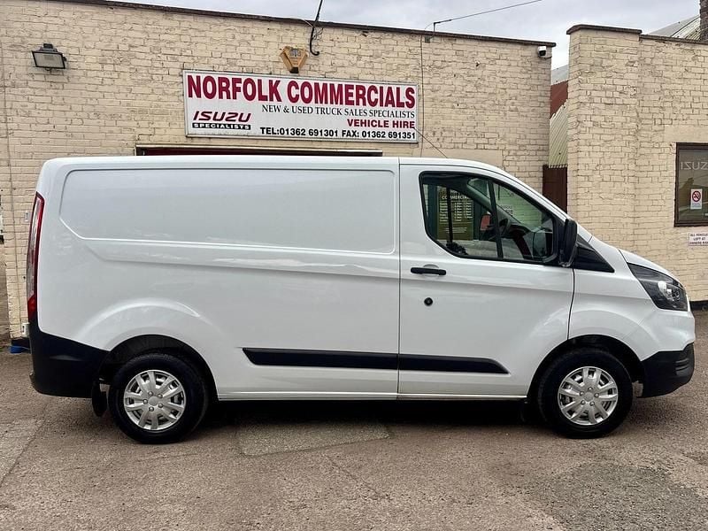 Used Ford Transit Custom 105 HP (77 kW) 2019 White Van