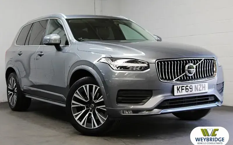 Used Volvo XC90 Momentum 250 HP (183 kW) 2021 SUV
