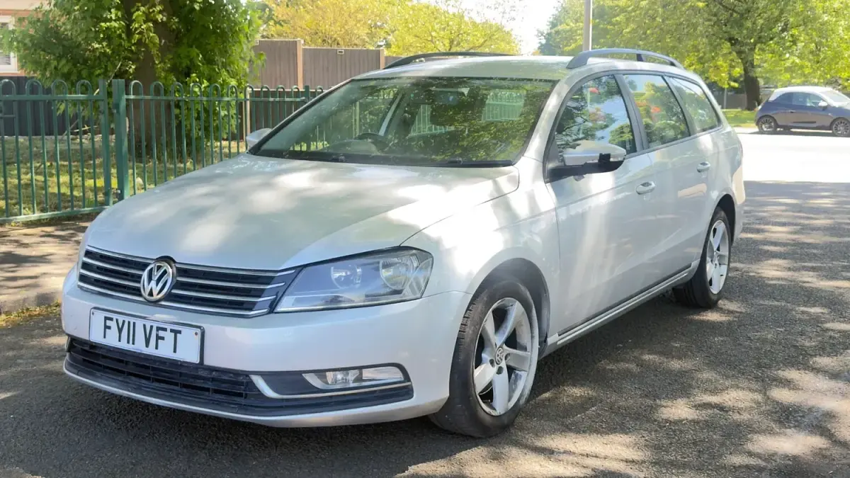 Used VW Passat S 105 HP (77 kW) 2011 Silver Estate