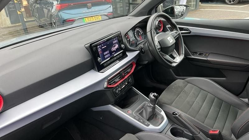 Used Seat Arona FR 110 HP (80 kW) 2022 Silver SUV