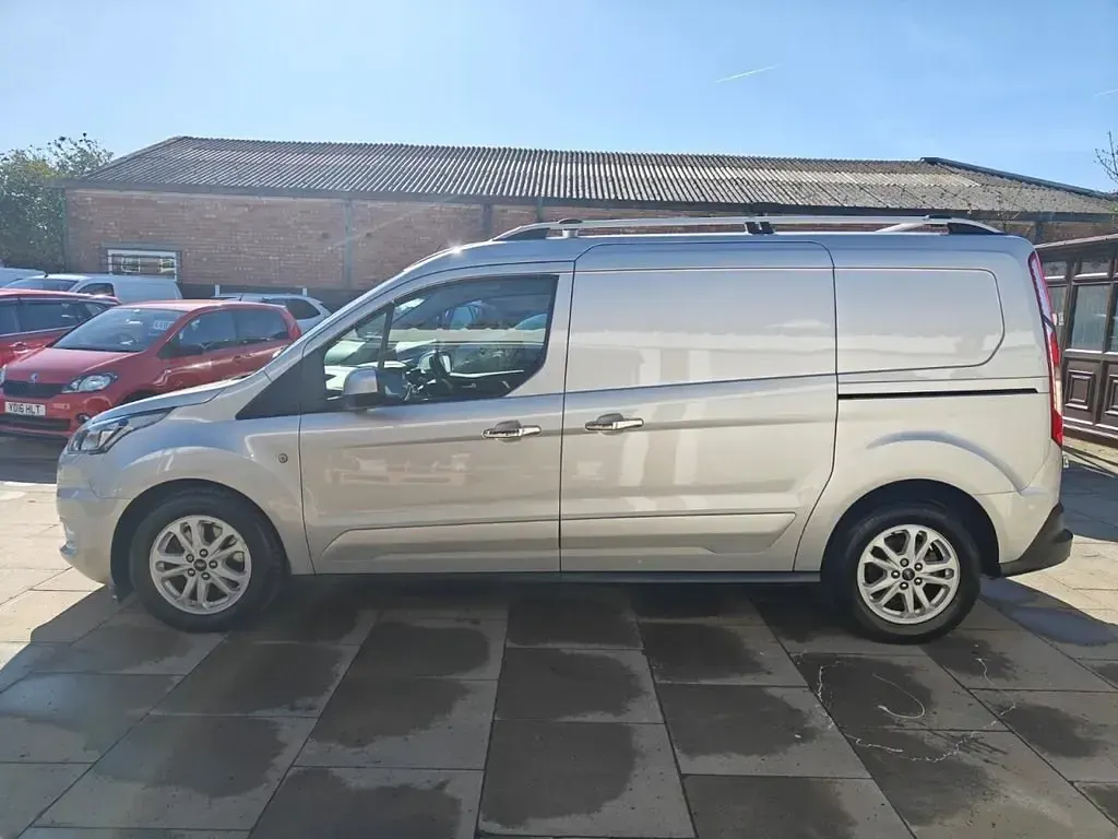 Usado Ford Transit Connect Limited 120 HP (88 kW) 2021 Prateado Monovolume