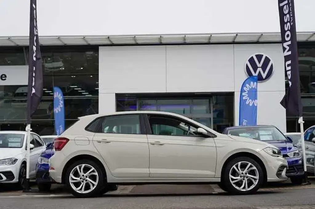 Begagnad VW Polo 95 HK (69 kW) 2023 Halvkombi