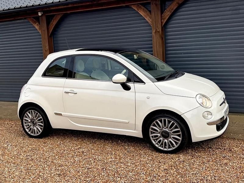 Used Fiat 500 Lounge 69 HP (50 kW) 2015 White Hatchback