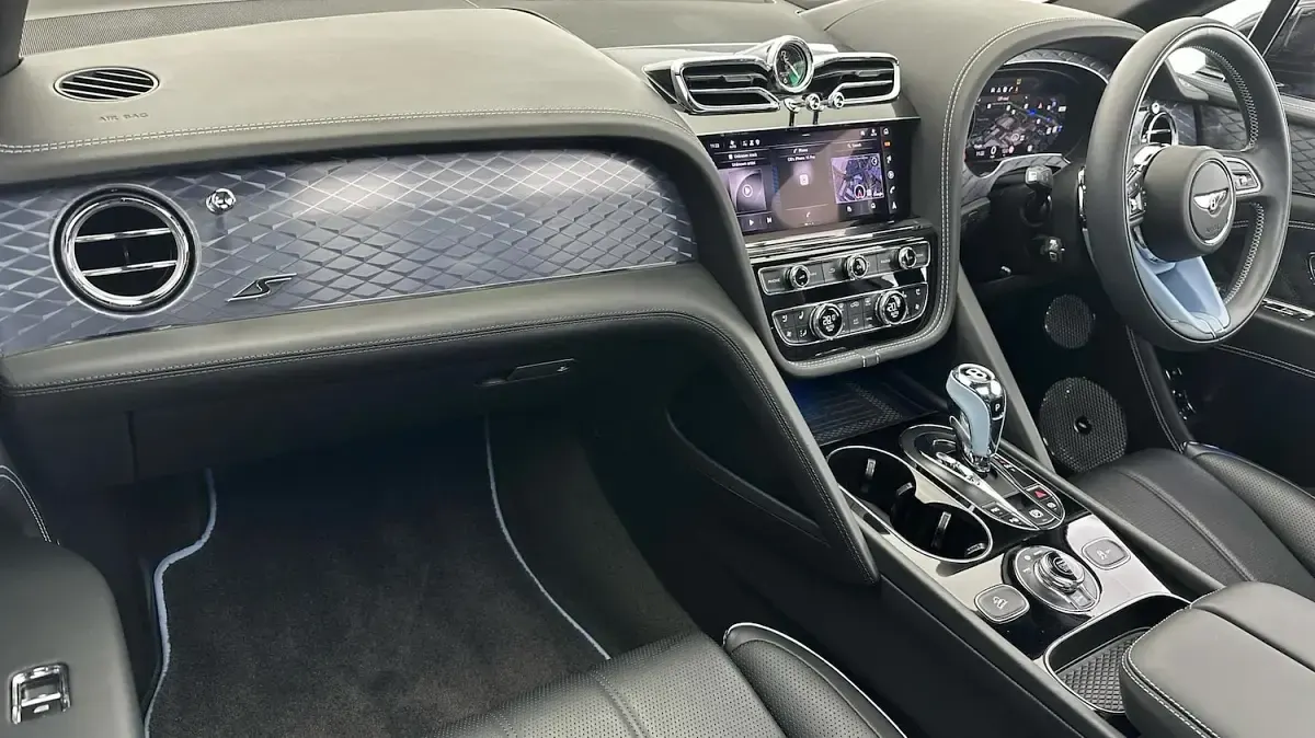 Used Bentley Bentayga 2024 Light sapphire SUV