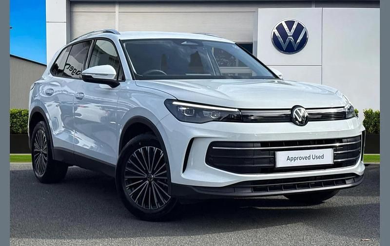 White Used 2025 VW Tiguan Match SUV | £31,180 (A bit pricey) - Image 1/4