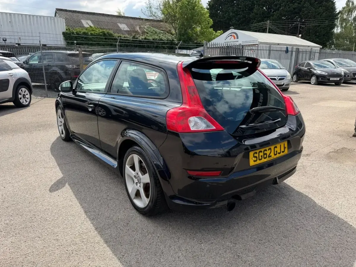Used Volvo C30 R-Design 145 HP (106 kW) 2012 Black Hatchback