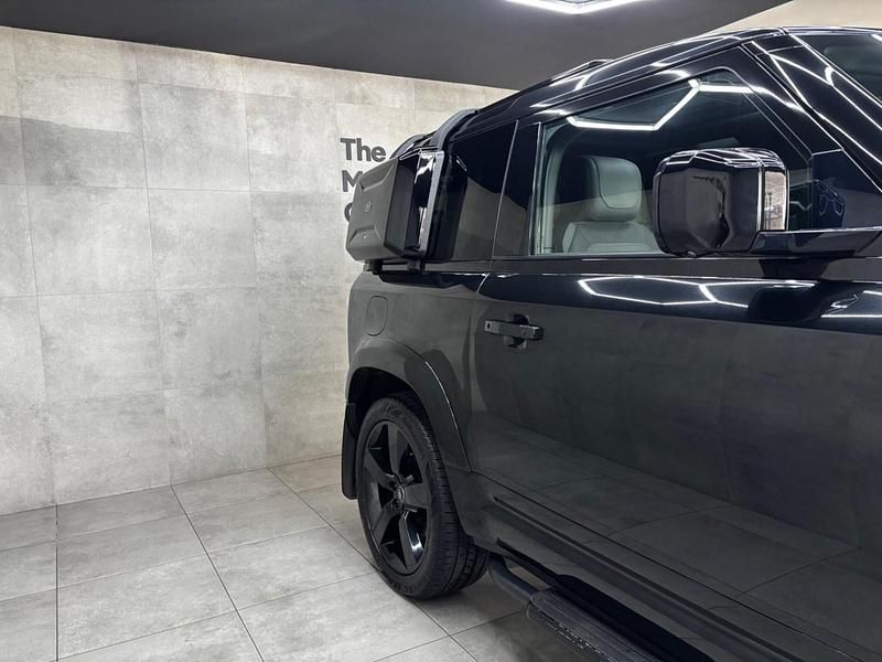 Used Land Rover Defender HSE Dynamic 300 HP (220 kW) 2021 Black SUV