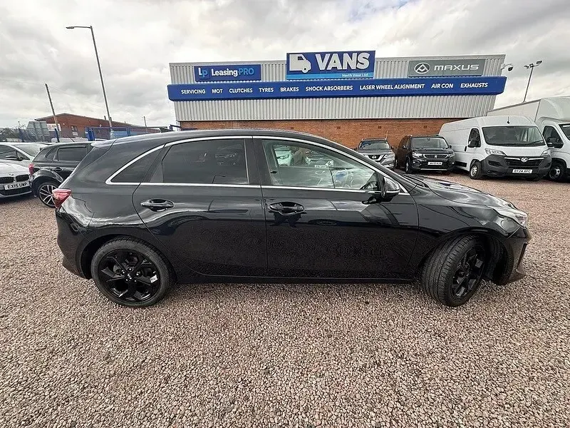 Used Kia Ceed 114 HP (83 kW) 2019 Black Hatchback