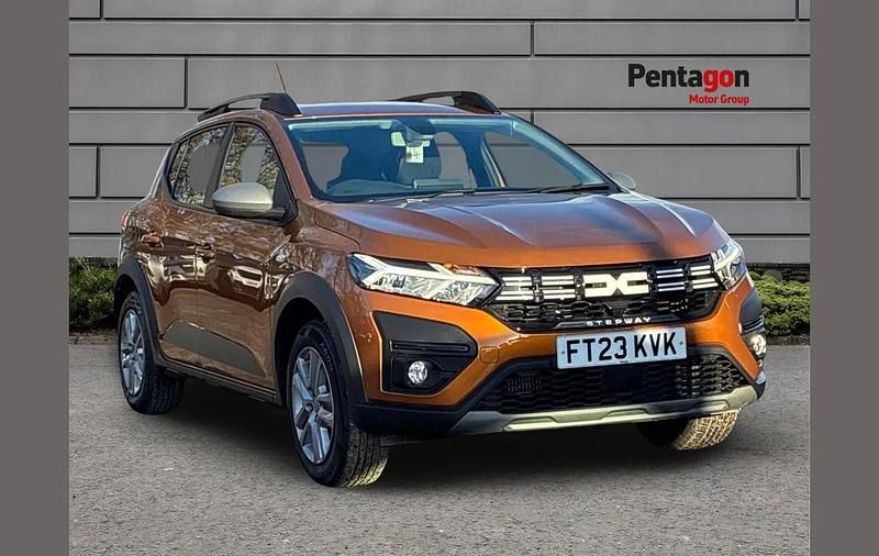 Used Dacia Sandero Expression 90 HP (66 kW) 2023 Orange SUV
