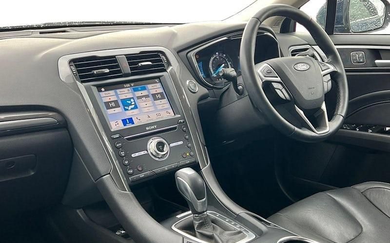 Usado Ford Mondeo Titanium 188 HP (138 kW) 2021 Sedan