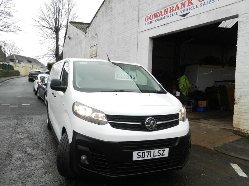 Used Vauxhall Vivaro 100 HP (73 kW) 2021 White MPV