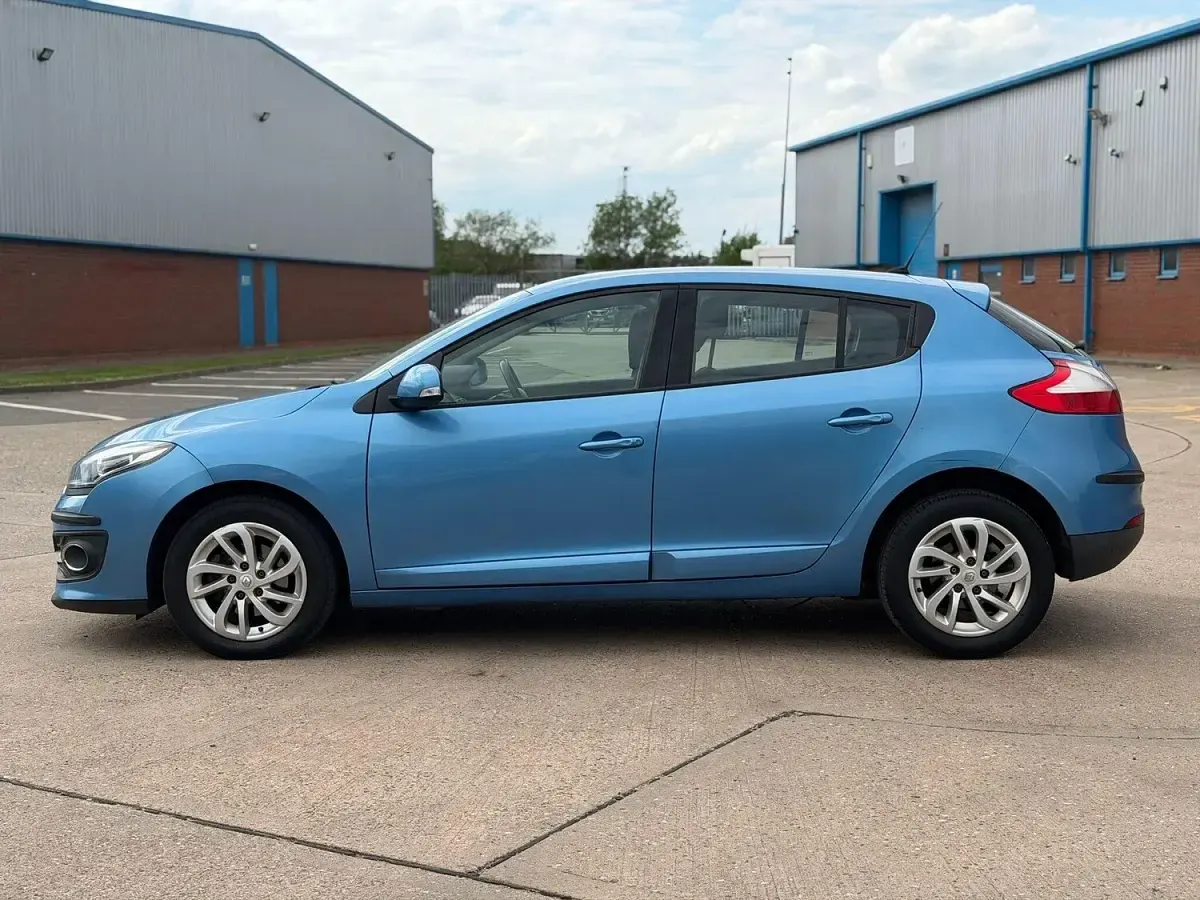 Used Renault Mégane Dynamique 2014 Blue Hatchback
