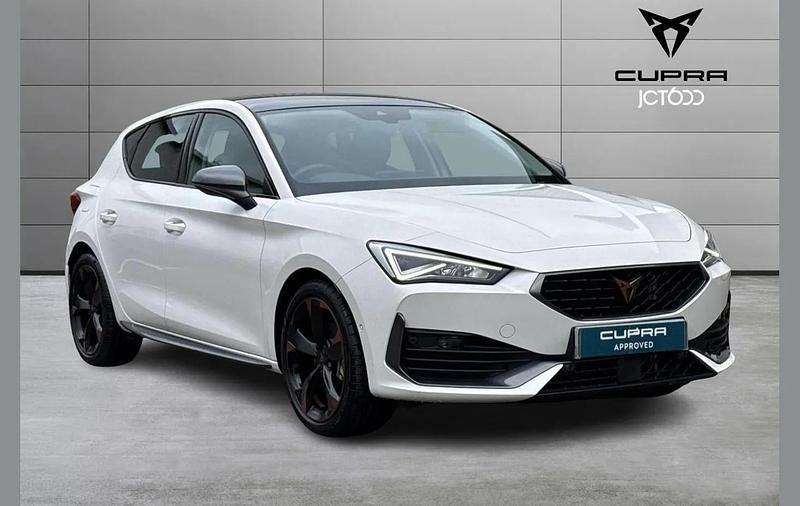 Used Cupra Leon 147 HP (108 kW) 2024 White Hatchback