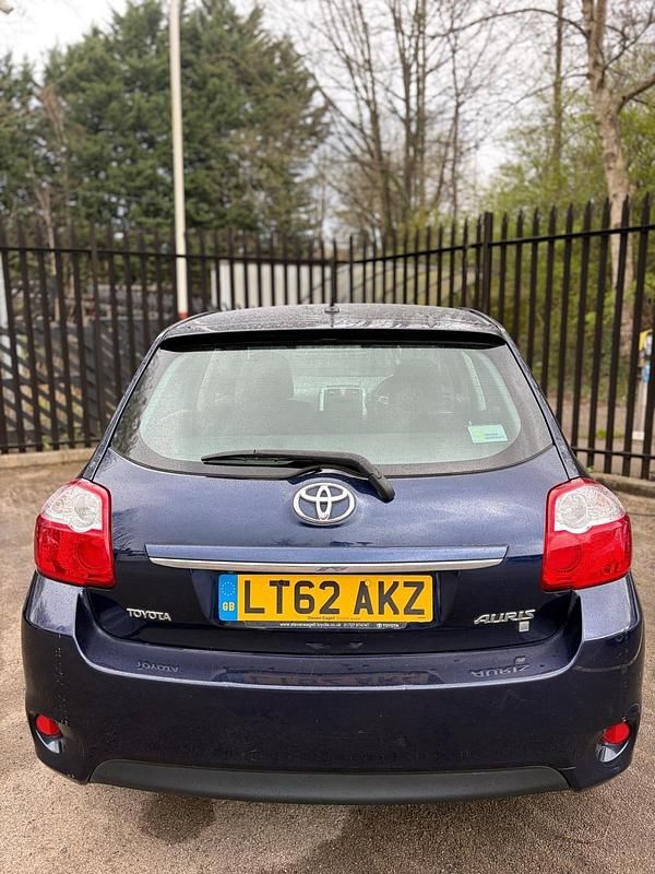 Used Toyota Auris 2012 Blue Hatchback