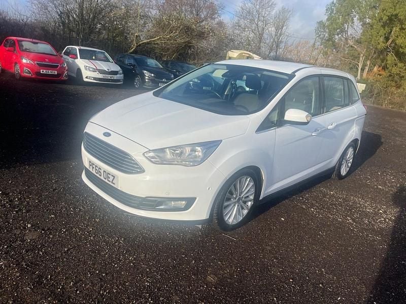 Used Ford Grand C-Max Titanium 120 HP (88 kW) 2016 White MPV