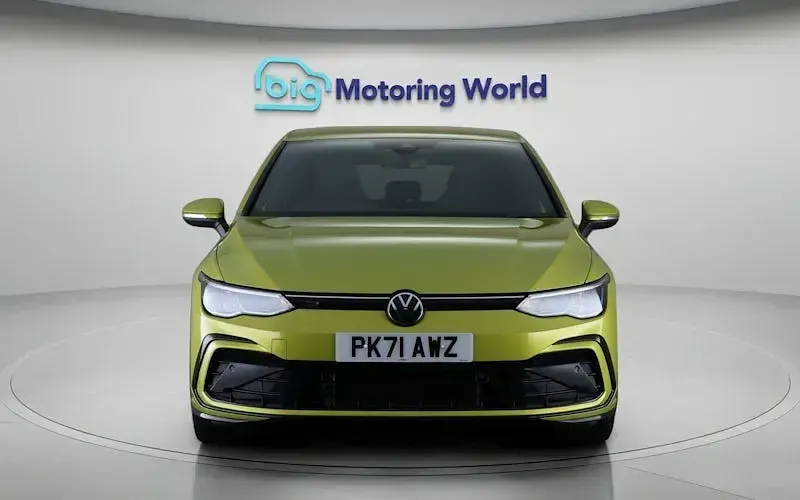 Used VW Golf VIII R-line 131 HP (96 kW) 2024 Hatchback