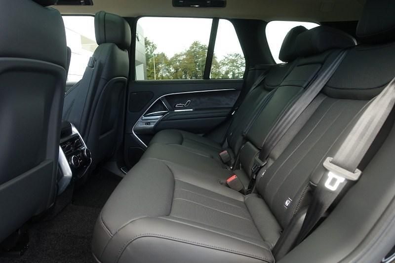 New Land Rover Range Rover SE 2025 Black SUV