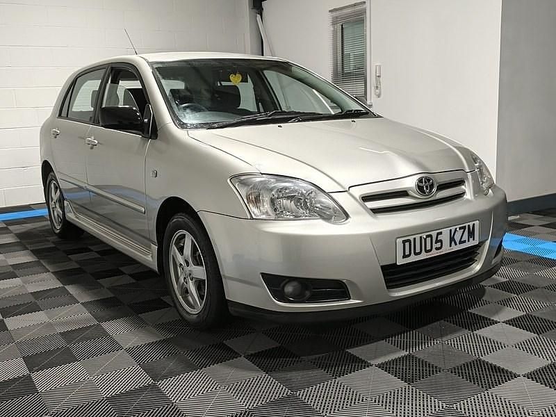Used Toyota Corolla 2005 Silver Hatchback