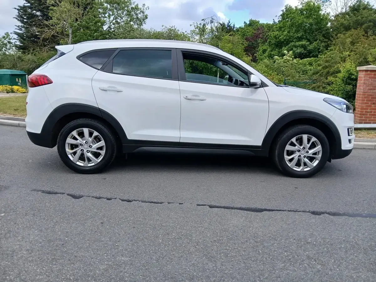 Used Hyundai Tucson SE 2019 White SUV