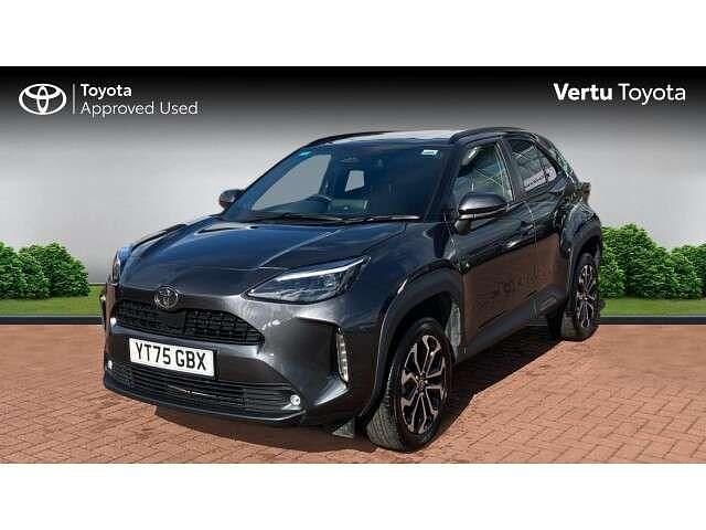 Used Toyota Yaris Cross Design 128 HP (94 kW) 2025 Grey SUV