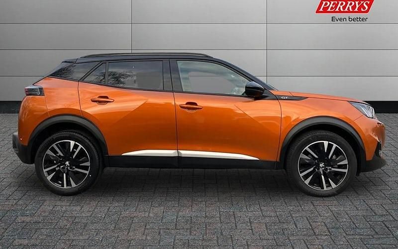 Usado Peugeot 2008 Premium 155 HP (114 kW) 2022 SUV