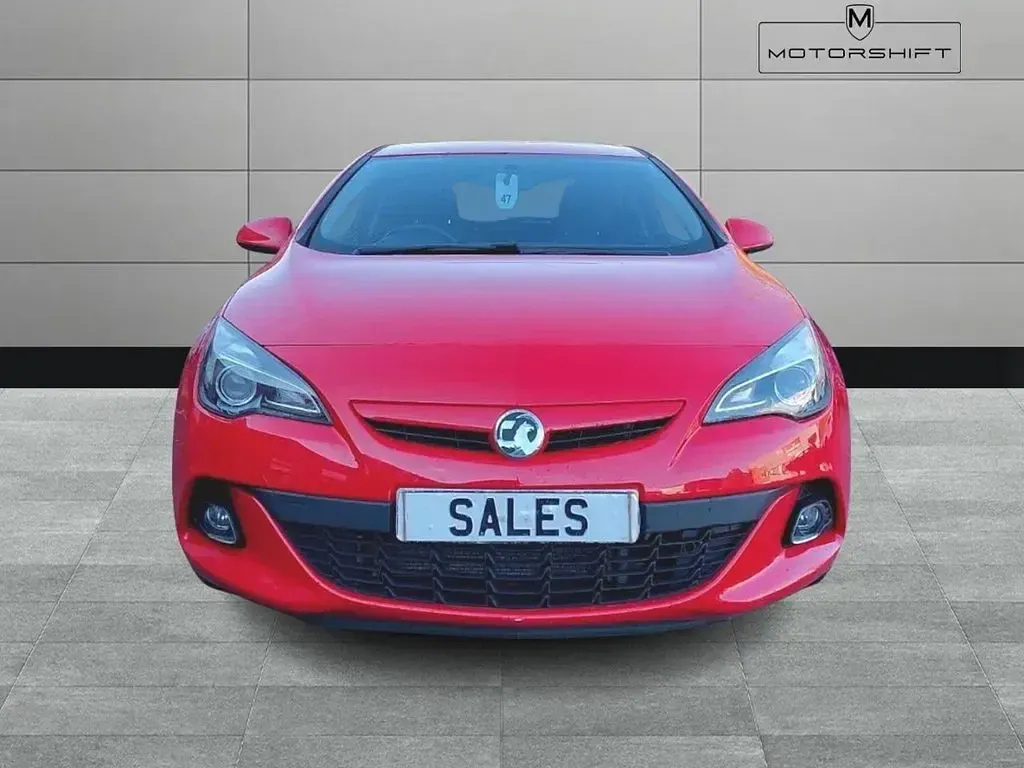 Used Vauxhall Astra GTC Edition 140 HP (102 kW) 2015 Red Coupe