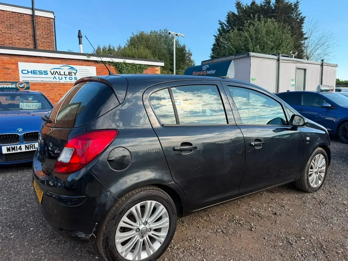 Used Vauxhall Corsa 90 HP (66 kW) 2013 Black Hatchback