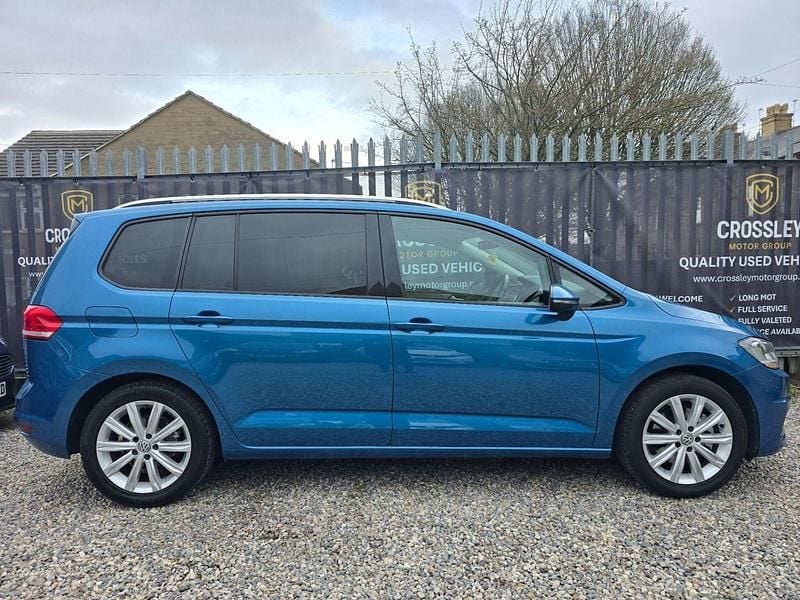 Used VW Touran SE 2016 Blue MPV