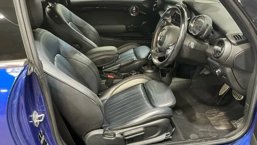 Used Mini John Cooper Works Hatch 231 HP (169 kW) 2018 Blue Hatchback