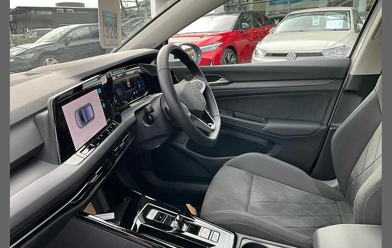 Used VW Golf VIII Style 147 HP (108 kW) 2023 White Hatchback