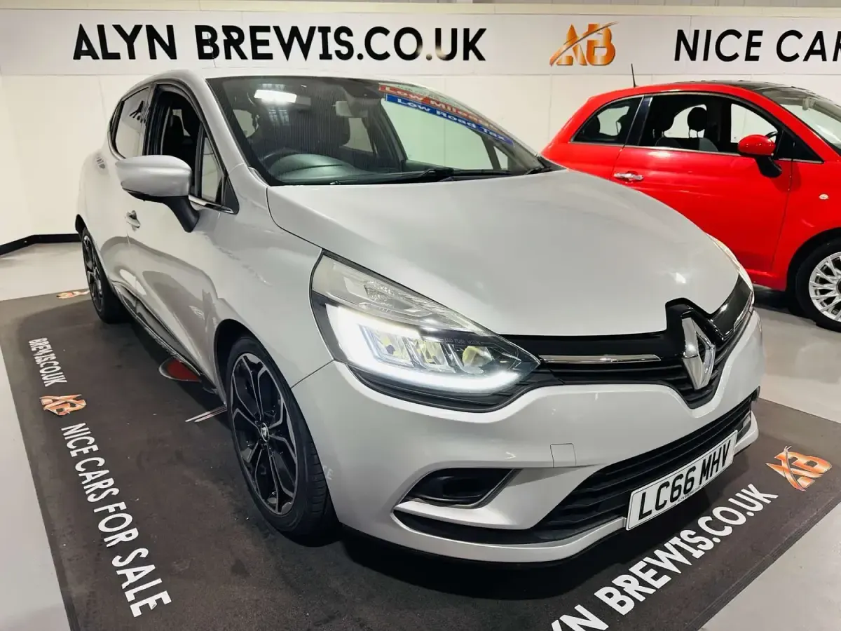 Used Renault Clio IV Dynamique 2017 Silver Hatchback
