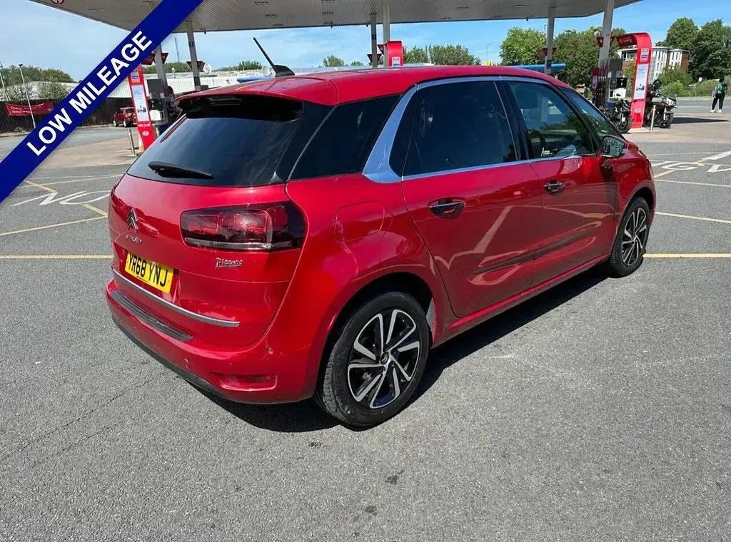 Used Citroën C4 Picasso Flair 2018 Red MPV