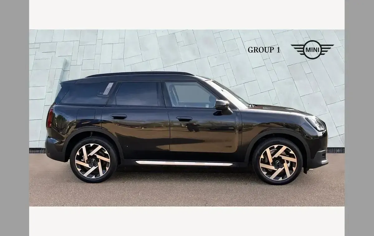 Used Mini Countryman Exclusive 218 HP (160 kW) 2026 Black SUV