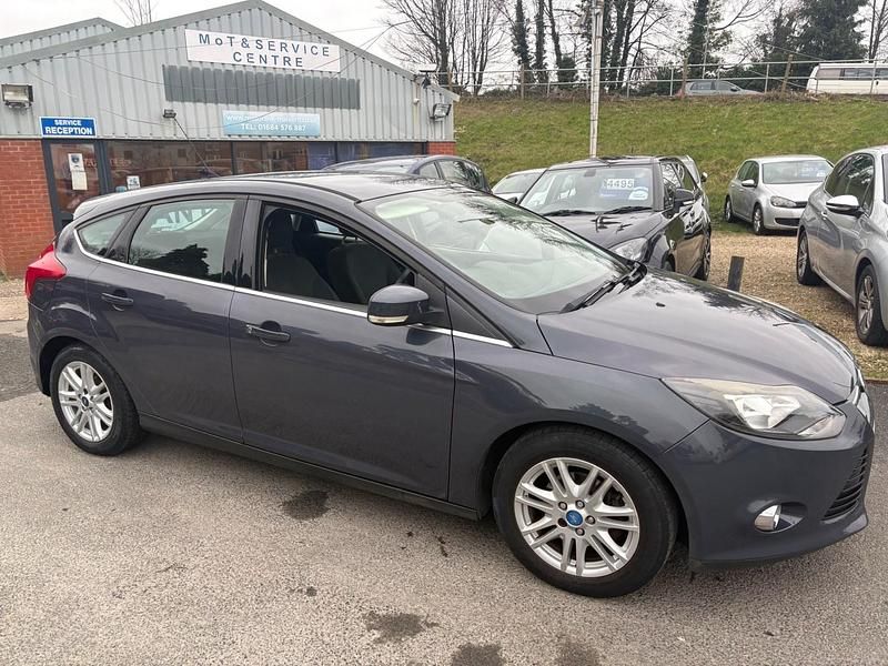Used Ford Focus Titanium 125 HP (91 kW) 2013 Grey Hatchback