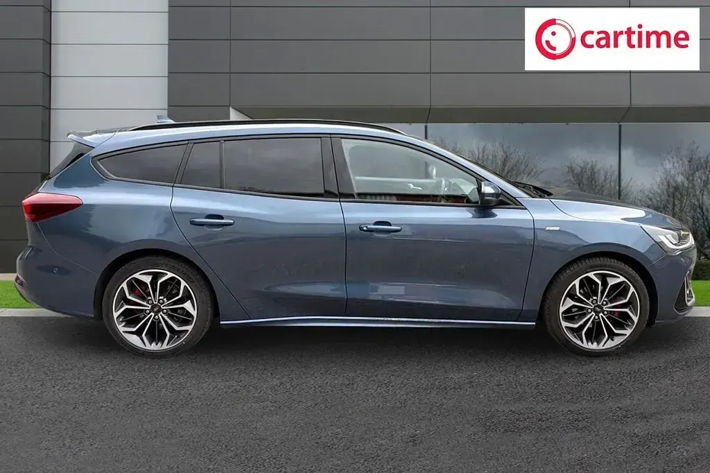 Used Ford Focus ST-Line 125 HP (91 kW) 2022 Blue Estate