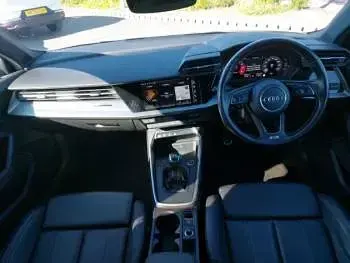 Używany Audi A3 S-Line 150 KM (110 kW) 2023 Biały Sedan/Limuzyna