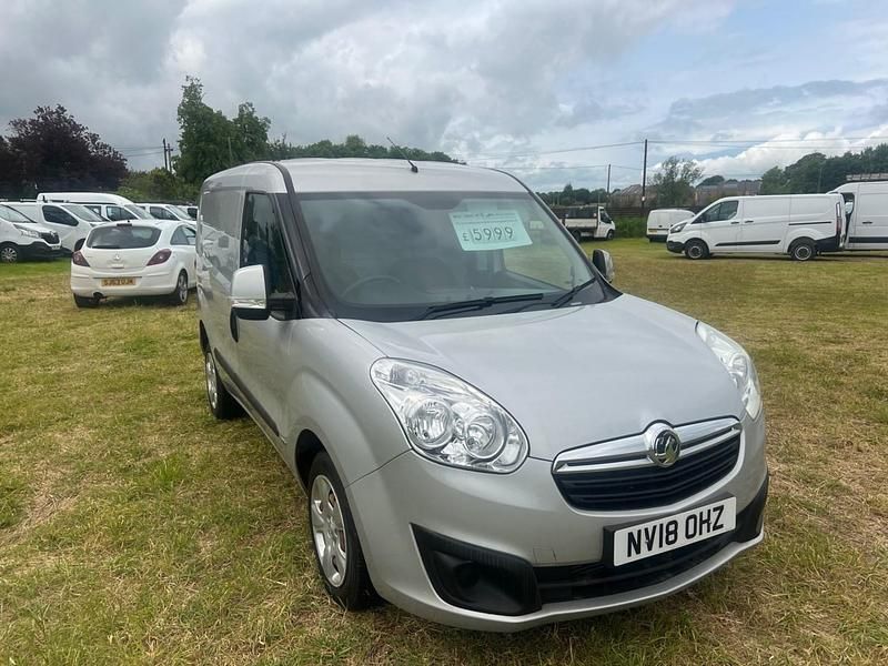 Used Vauxhall Combo Sportive 95 HP (69 kW) 2018 Silver MPV